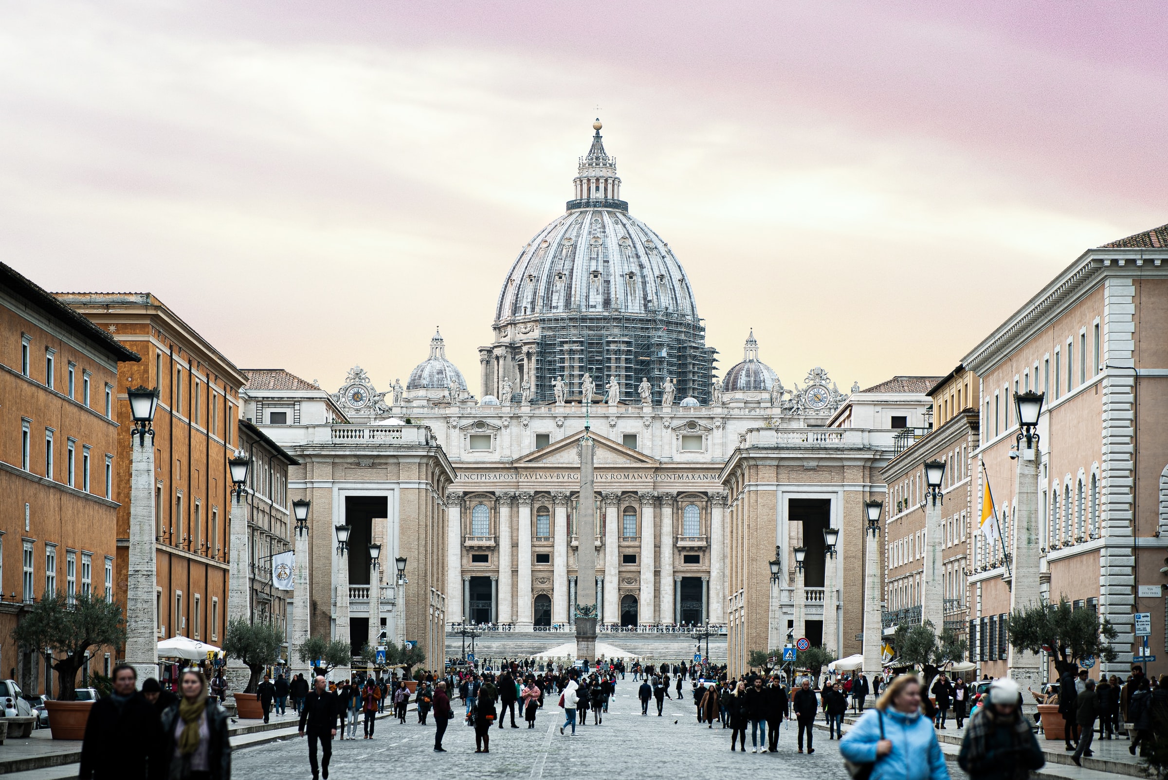 You are currently viewing 6 curiosités que vous ne connaissiez peut-être pas sur la basilique Saint-Pierre au Vatican