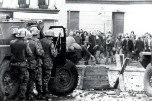 Lire la suite à propos de l’article ”Un moment décisif dans les troubles »: pourquoi nous devrions nous souvenir du Bloody Sunday